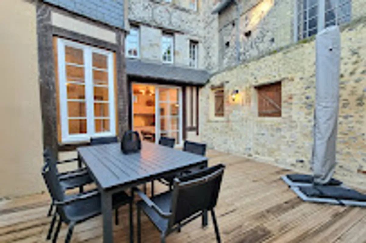 LA CABANE DE CHAMPLAIN